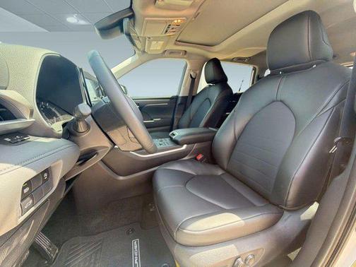 White 2026 Toyota Highlander XLE