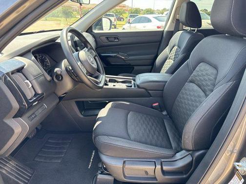 2023 Nissan Pathfinder S 4WD