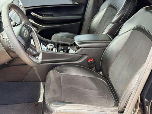 Diamond Black Crystal Pearlcoat 2023 Jeep Grand Cherokee Altitude