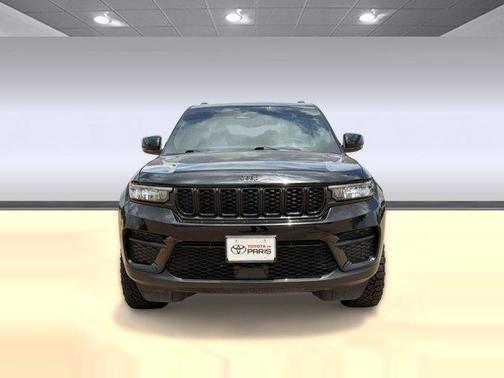 Diamond Black Crystal Pearlcoat 2023 Jeep Grand Cherokee Altitude