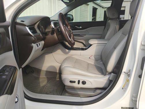 2017 GMC Acadia SLT-1
