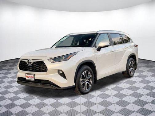 2025 Toyota Highlander XLE