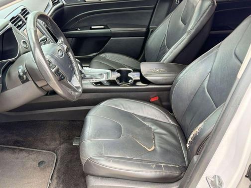 White 2014 Ford Fusion Hybrid Titanium