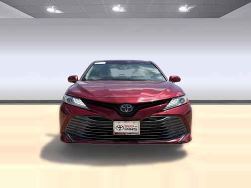 Maroon 2018 Toyota Camry Hybrid XLE