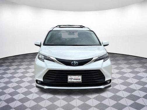 2025 Toyota Sienna XLE 8 Passenger