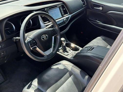 Blizzard Pearl 2018 Toyota Highlander Limited