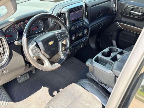 Black 2019 Chevrolet Silverado 1500 LT