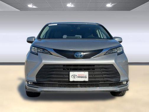 2024 Toyota Sienna LE