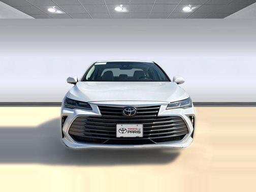 White 2019 Toyota Avalon Limited