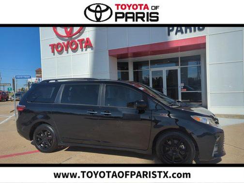 Midnight Black Metallic 2020 Toyota Sienna XLE