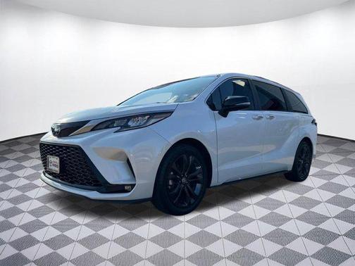 2023 Toyota Sienna XSE 7 Passenger