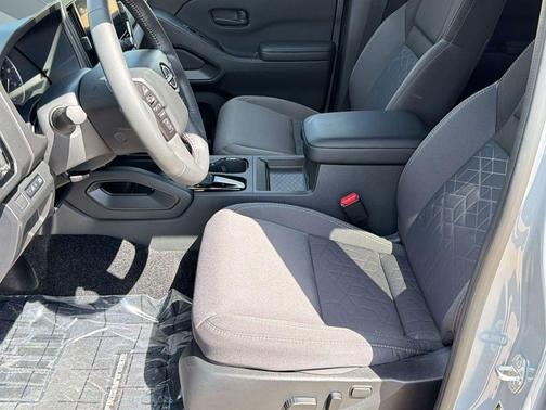 Boulder Gray Pearl 2026 Nissan Frontier SV