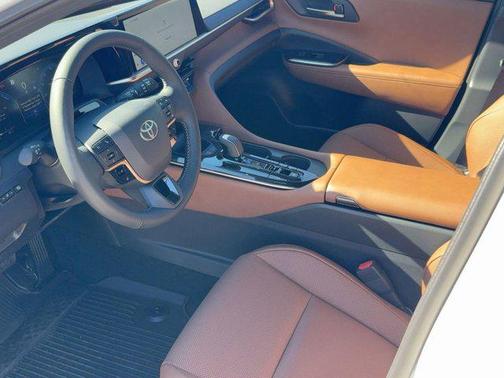 2026 Toyota Crown Signia XLE