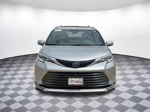 2022 Toyota Sienna Platinum 7 Passenger