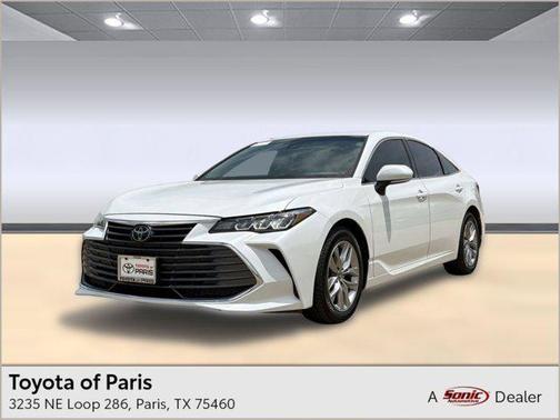 White 2022 Toyota Avalon XLE