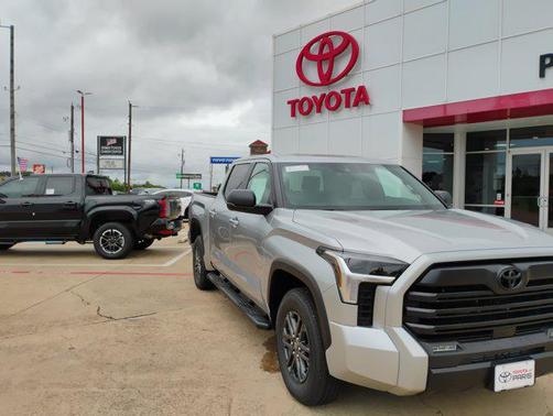 2025 Toyota Tundra SR5