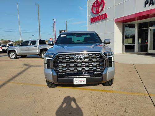 2025 Toyota Tundra Hybrid Platinum