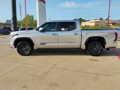 2025 Toyota Tundra Hybrid Platinum