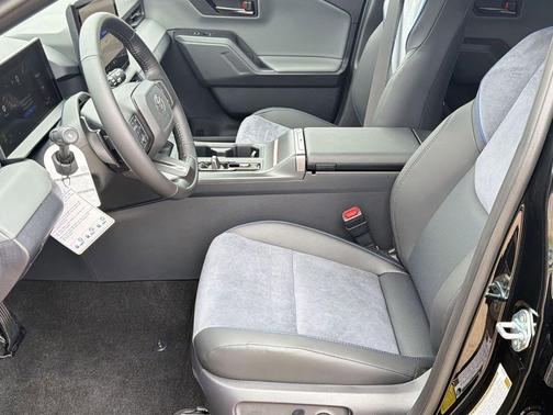 BLKMT 2026 Toyota RAV4 Plug-In Hybrid SE