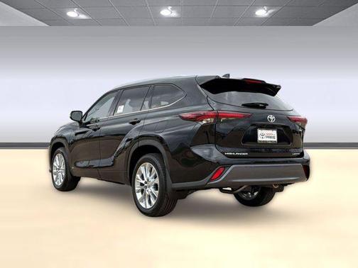 Midnight Black Metallic 2026 Toyota Highlander Hybrid Limited