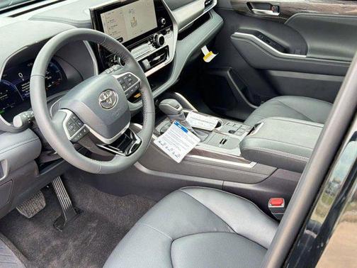 Midnight Black Metallic 2026 Toyota Highlander Hybrid Limited