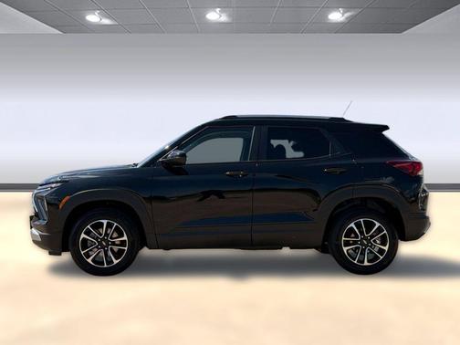 Mosaic Black Metallic 2025 Chevrolet Trailblazer LT
