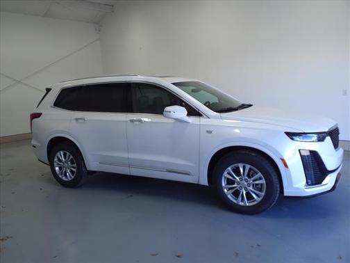 2025 Cadillac XT6 Luxury FWD