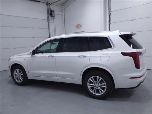 2025 Cadillac XT6 Luxury FWD