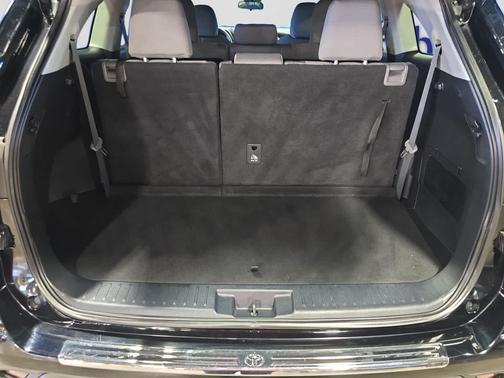 Midnight Black Metallic 2023 Toyota Highlander L