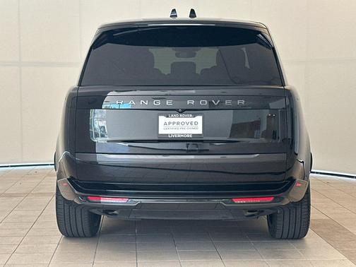 Black 2025 Land Rover Range Rover P400 SE