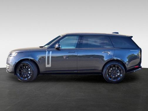 Gray 2026 Land Rover Range Rover P530 SE 7 Seat