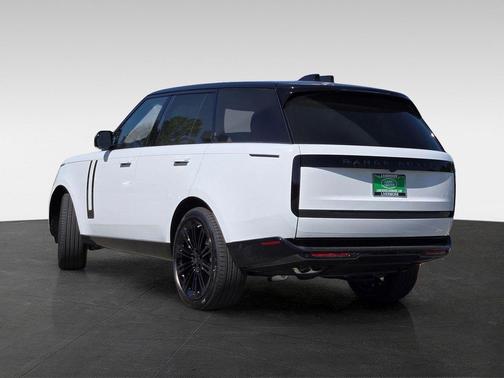 Fuji White 2026 Land Rover Range Rover P530 SE