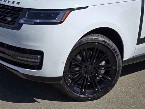 Fuji White 2026 Land Rover Range Rover P530 SE