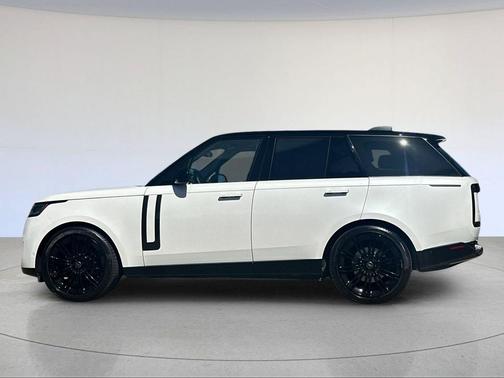 Ostuni Pearl White 2023 Land Rover Range Rover P400 SE