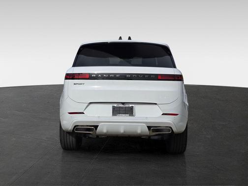 Fuji White 2026 Land Rover Range Rover Sport SE