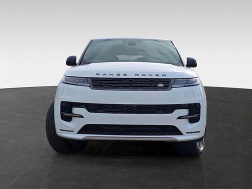 Fuji White 2026 Land Rover Range Rover Sport SE
