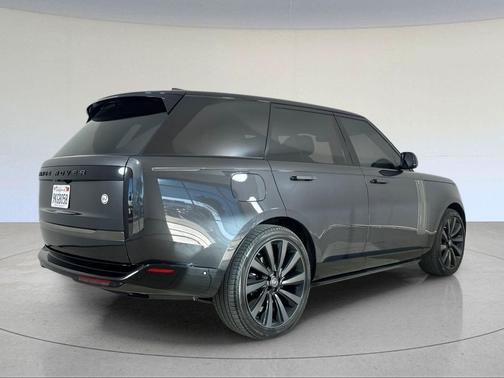 Carpathian Grey Premium Metallic 2023 Land Rover Range Rover SV