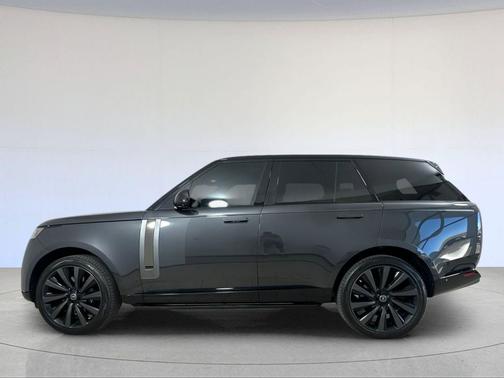 Carpathian Grey Premium Metallic 2023 Land Rover Range Rover SV