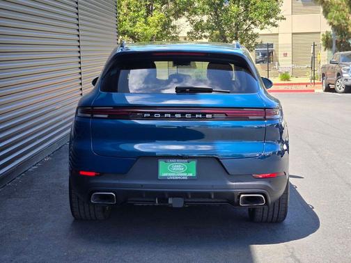 Montego Blue Metallic 2025 Porsche Cayenne Cayenne