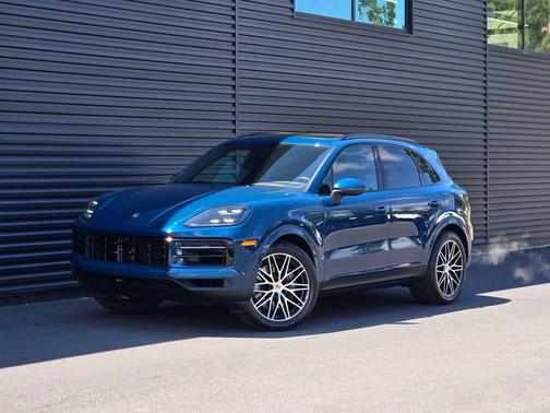 Montego Blue Metallic 2025 Porsche Cayenne Cayenne