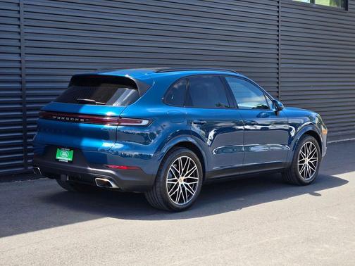 Montego Blue Metallic 2025 Porsche Cayenne Cayenne