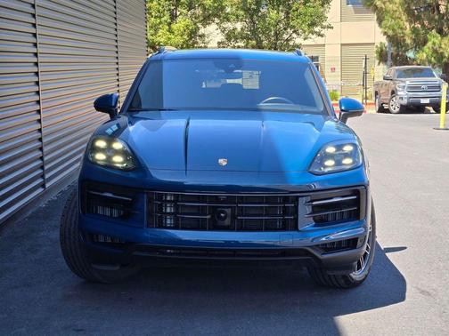 Montego Blue Metallic 2025 Porsche Cayenne Cayenne