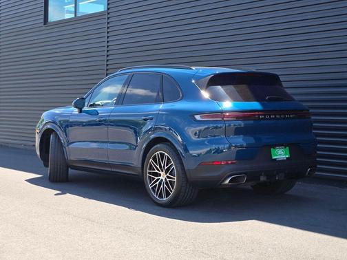 Montego Blue Metallic 2025 Porsche Cayenne Cayenne