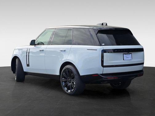 Fuji White 2026 Land Rover Range Rover P400 SE