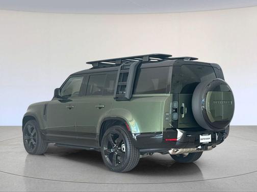 Woolstone Green Metallic 2026 Land Rover Defender P400 X-Dynamic SE