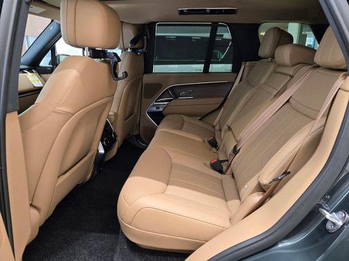 Green 2026 Land Rover Range Rover P400 SE