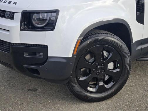 Fuji White 2026 Land Rover Defender P300 S