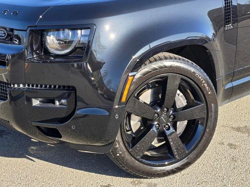 Santorini Black 2026 Land Rover Defender P500 X-Dynamic SE