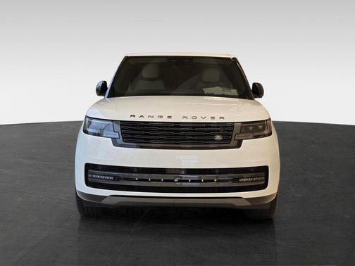 Fuji White 2026 Land Rover Range Rover P530 SE