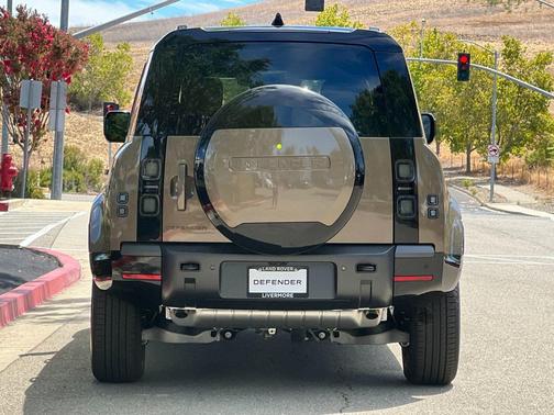 Stone 2026 Land Rover Defender P400 X-Dynamic SE
